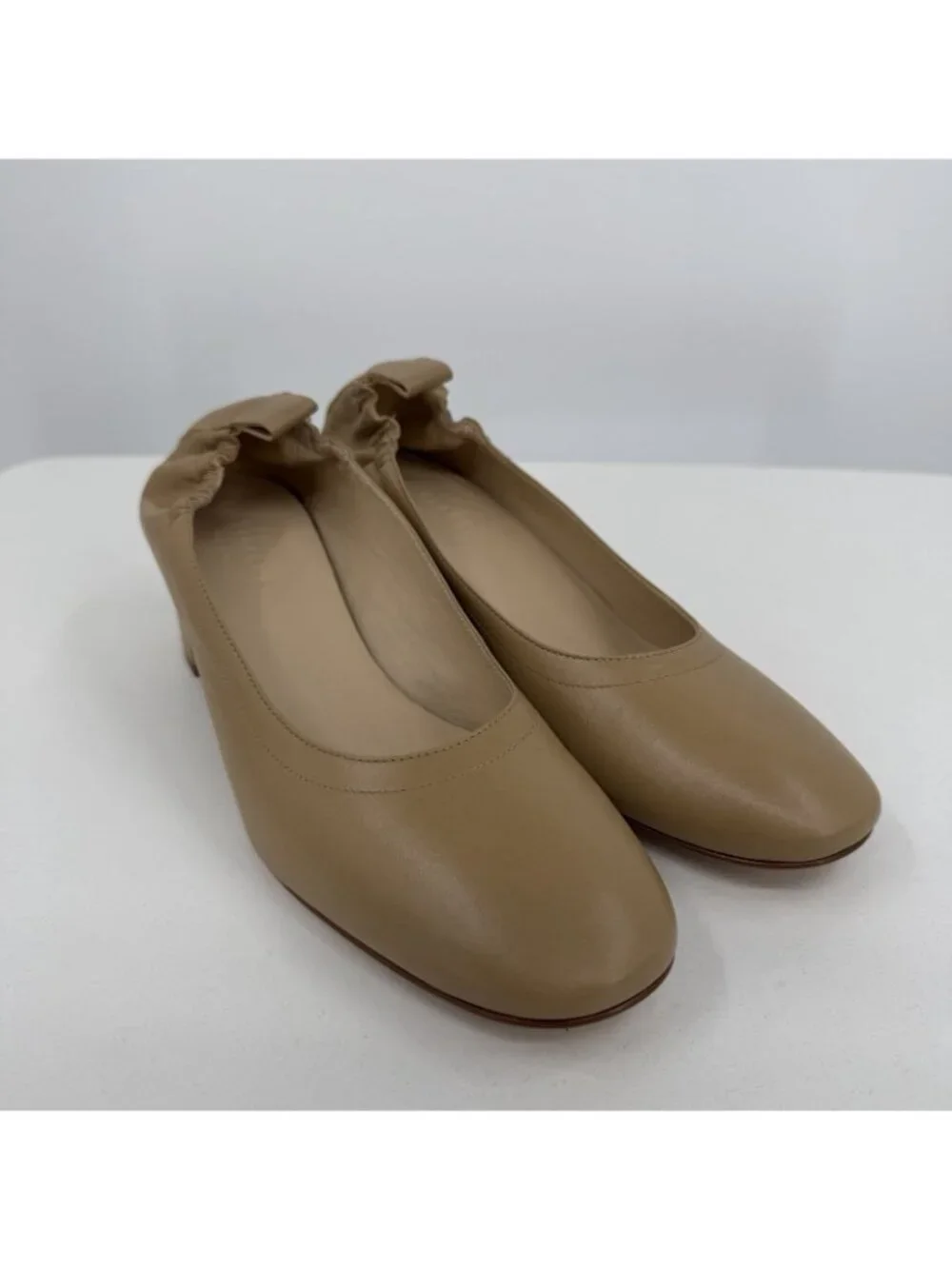 Everlane Italian Leather Day Heel Light Taupe 8.5 Women's Elastic Back Comfort